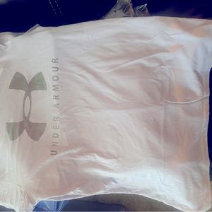 Under Amour t- shirt